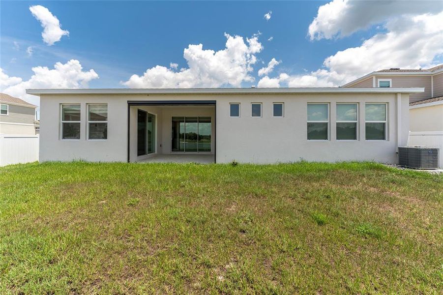 Exterior details and patio area of a home in , Apopka (Image 20).