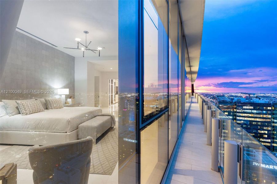 Condo located in Miami, FL showcasing its design and architecture (Image 29).