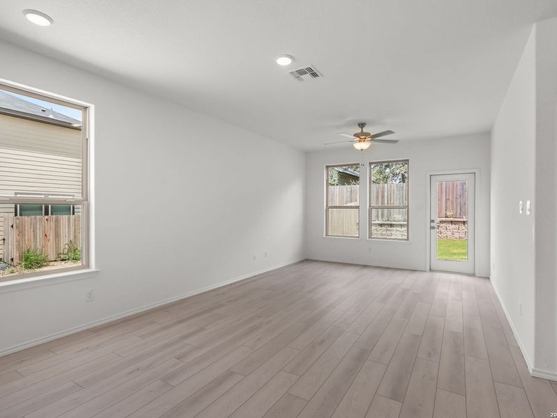 Spacious, unfurnished interior of a new home in Meadows at Oak Creek, San Antonio (Image 19). Spacious, unfurnished interior of a new home in Meadows at Oak Creek, San Antonio (Image 19).