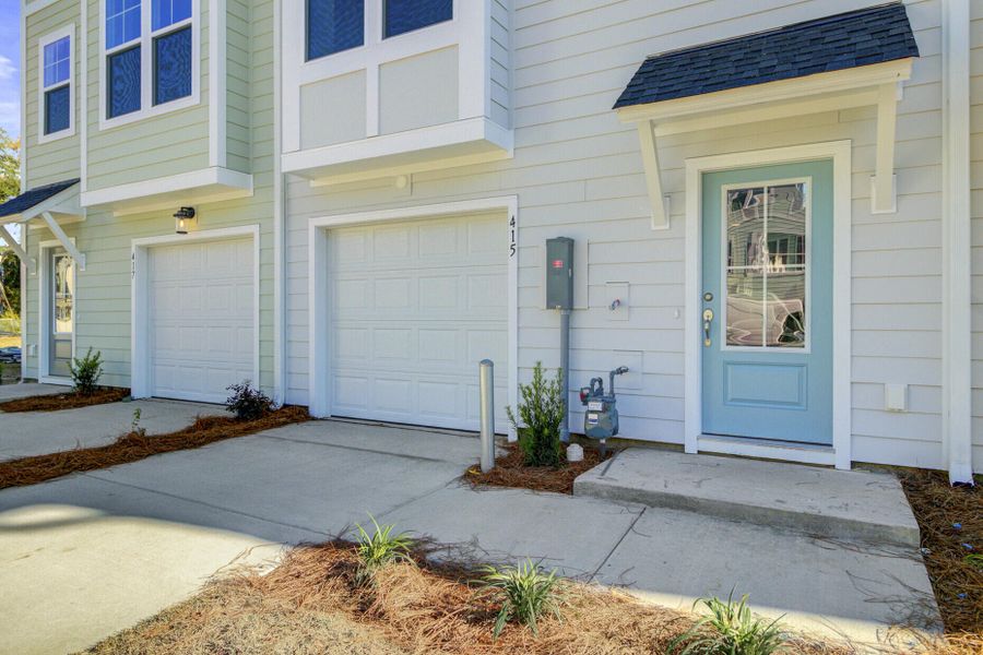 Exterior details and patio area of a home in , Johns Island (Image 3).