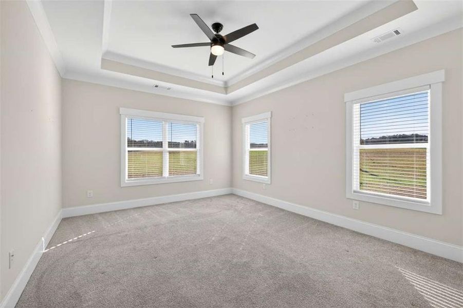 Spacious, unfurnished interior of a new home in , Comer (Image 45).