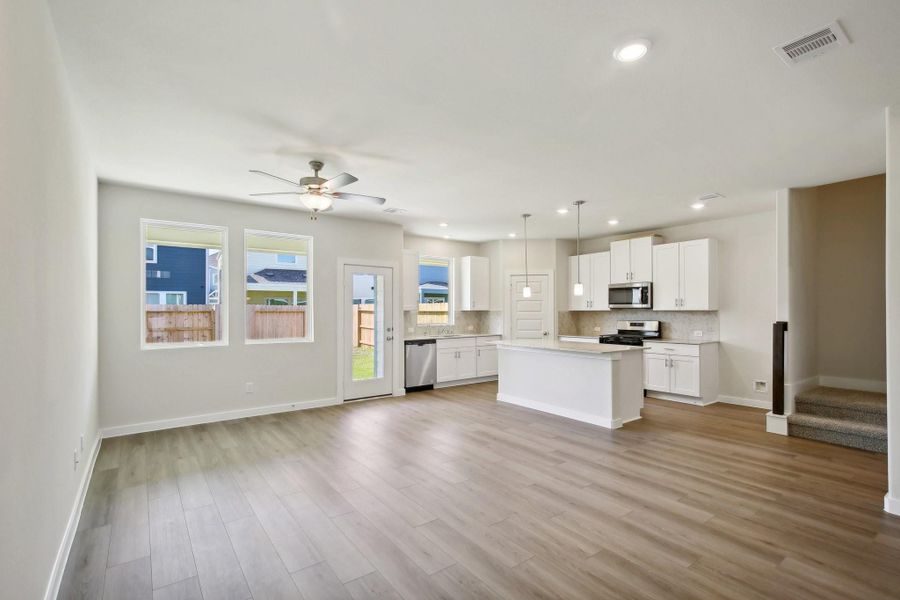 Photo is not of the actual home, but is an inspirational photo of builder’s model home and may depict options, furnishings, and/or decorator features that are not included Photo is not of the actual home, but is an inspirational photo of builder’s model home and may depict options, furnishings, and/or decorator features that are not included