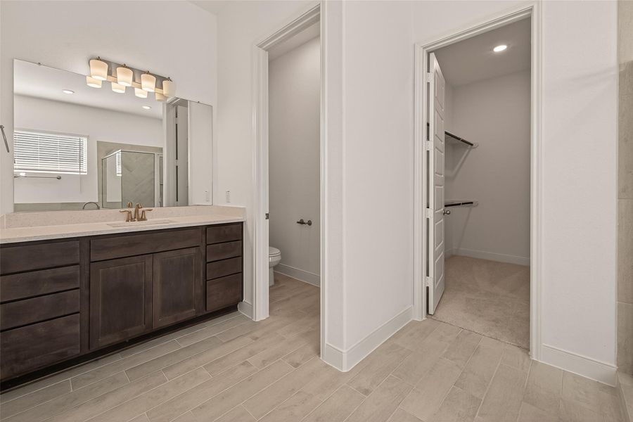 Furnished interior view inside a new home in Lago Mar, Texas City (Image 14).