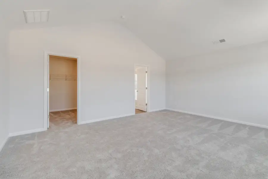 Spacious, unfurnished interior of a new home in Ellington, Elgin (Image 29).
