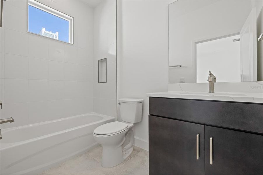 Furnished interior view inside a new home in Alante, St. Petersburg (Image 8).