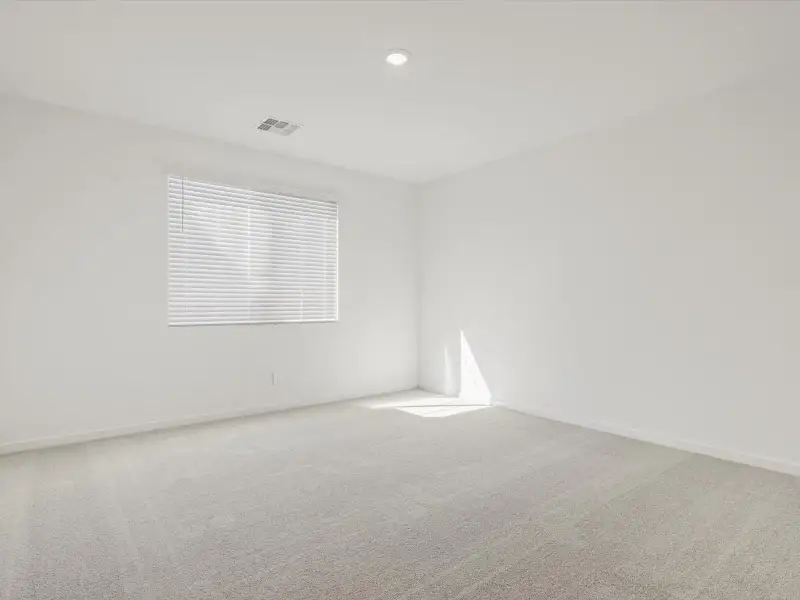 Spacious, unfurnished interior of a new home in Entrada Reserve Series, Tolleson (Image 8).
