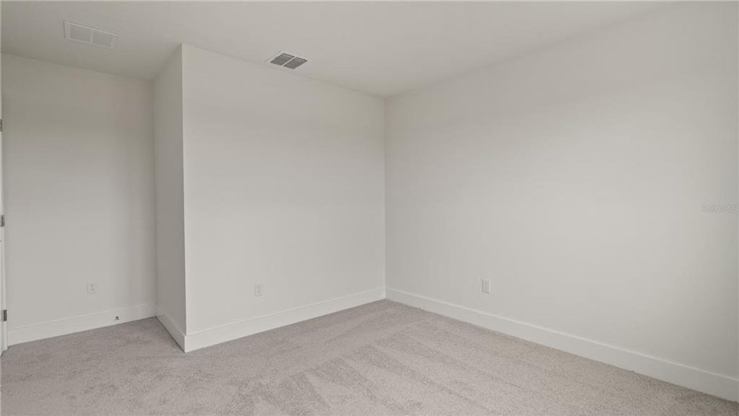 Spacious, unfurnished interior of a new home in Trailside, Mount Dora (Image 37).