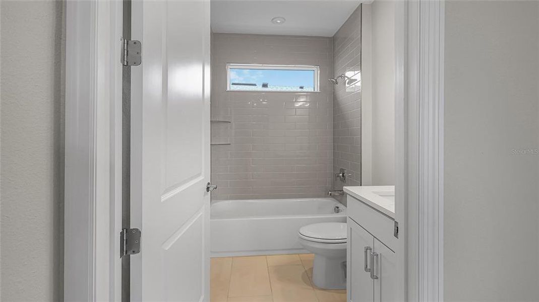 Furnished interior view inside a new home in Cresswind at Lake Harris, Tavares (Image 31). Furnished interior view inside a new home in Cresswind at Lake Harris, Tavares (Image 31).