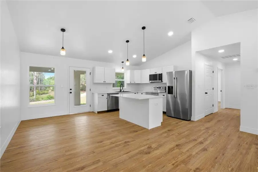 Furnished interior view inside a new home in , Ocklawaha (Image 4).