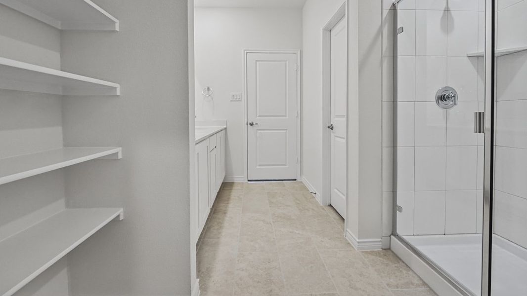 Spacious, unfurnished interior of a new home in Silverado, Aubrey (Image 9). Spacious, unfurnished interior of a new home in Silverado, Aubrey (Image 9).