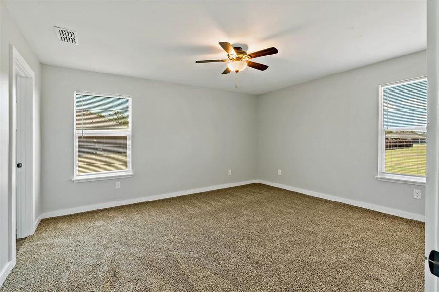 Spacious, unfurnished interior of a new home in , Paris (Image 8).