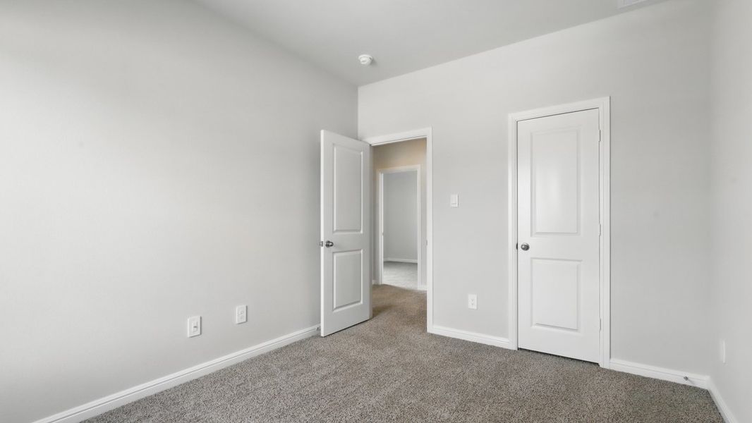 Spacious, unfurnished interior of a new home in The Canyons, Keene (Image 33).