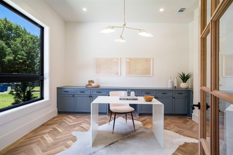 Furnished interior view inside a new home in , Dallas (Image 24).