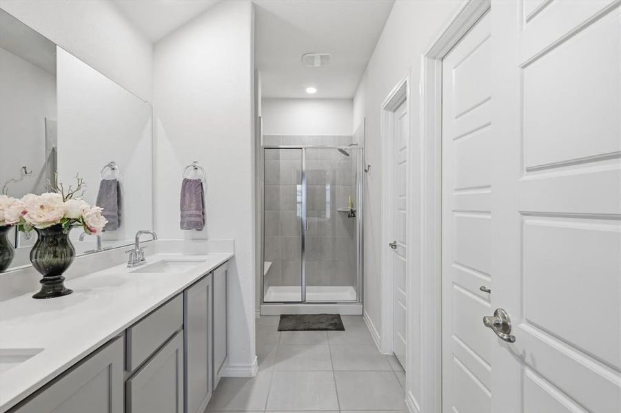 Furnished interior view inside a new home in , Aubrey (Image 15).