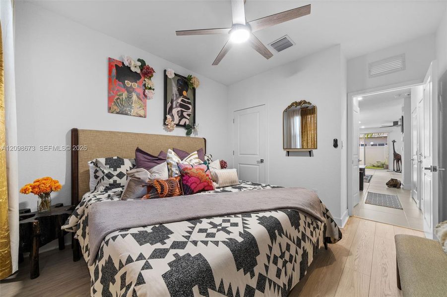 Furnished interior view inside a new home in , Pembroke Pines (Image 29).