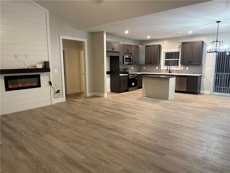 Spacious, unfurnished interior of a new home in , Hartwell (Image 10).