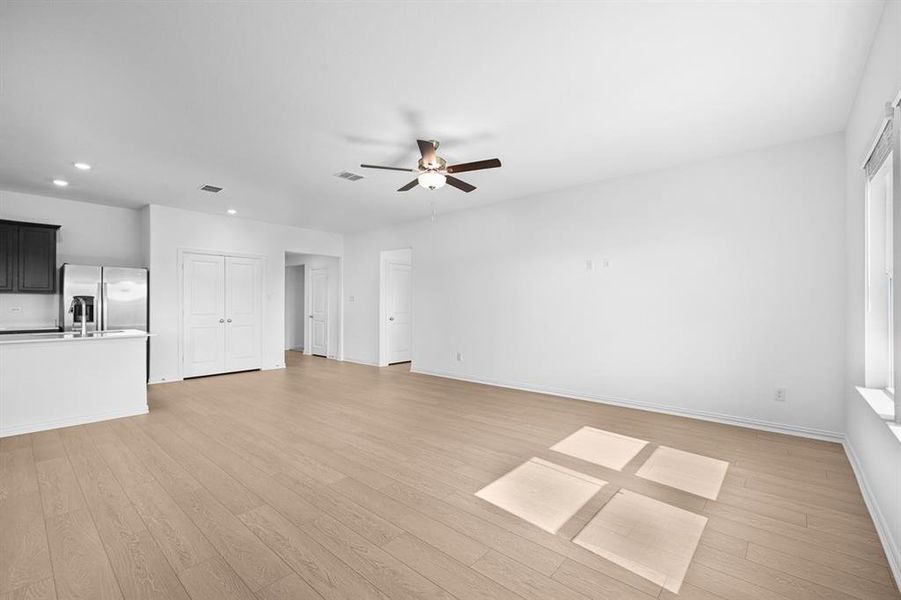 2146 Tule Way ~ Ready Now!