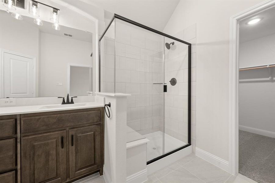 24_318 Bowrider- Primary Suite-4