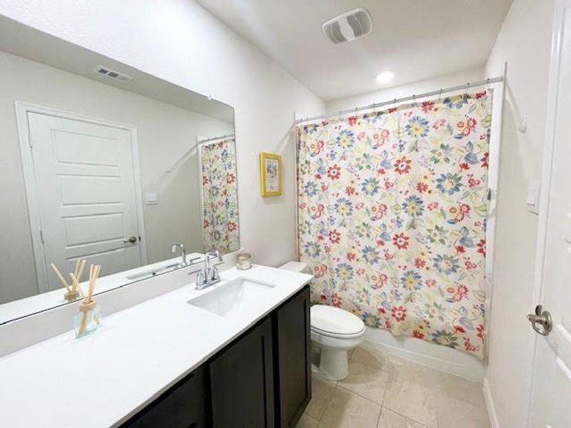 Furnished interior view inside a new home in , Fate (Image 11).