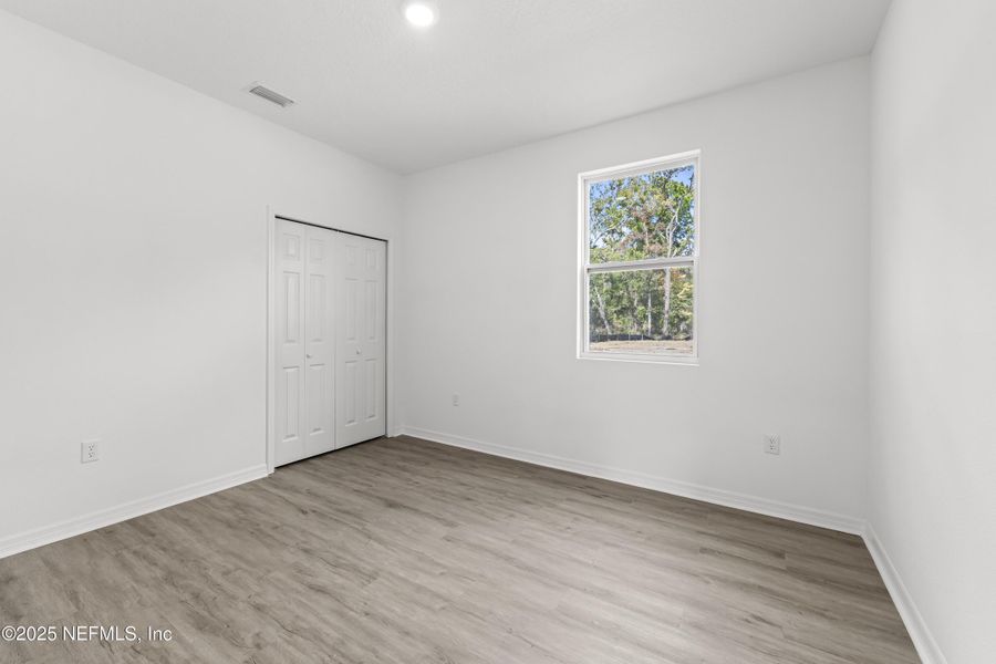 Spacious, unfurnished interior of a new home in , Jacksonville (Image 24).