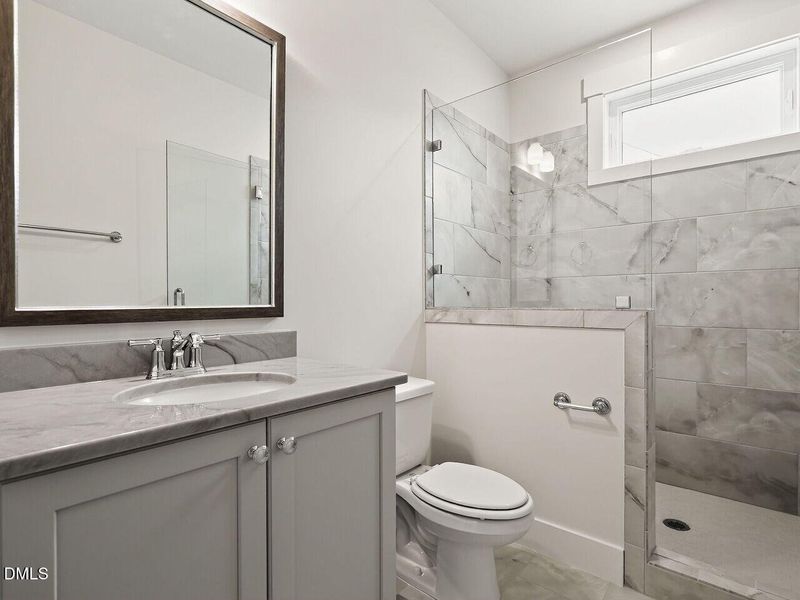 032-1280x960-bathroom