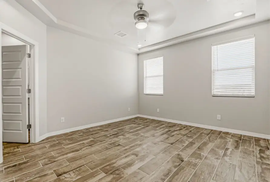 Spacious, unfurnished interior of a new home in Paseo del Este, El Paso (Image 49). Spacious, unfurnished interior of a new home in Paseo del Este, El Paso (Image 49).