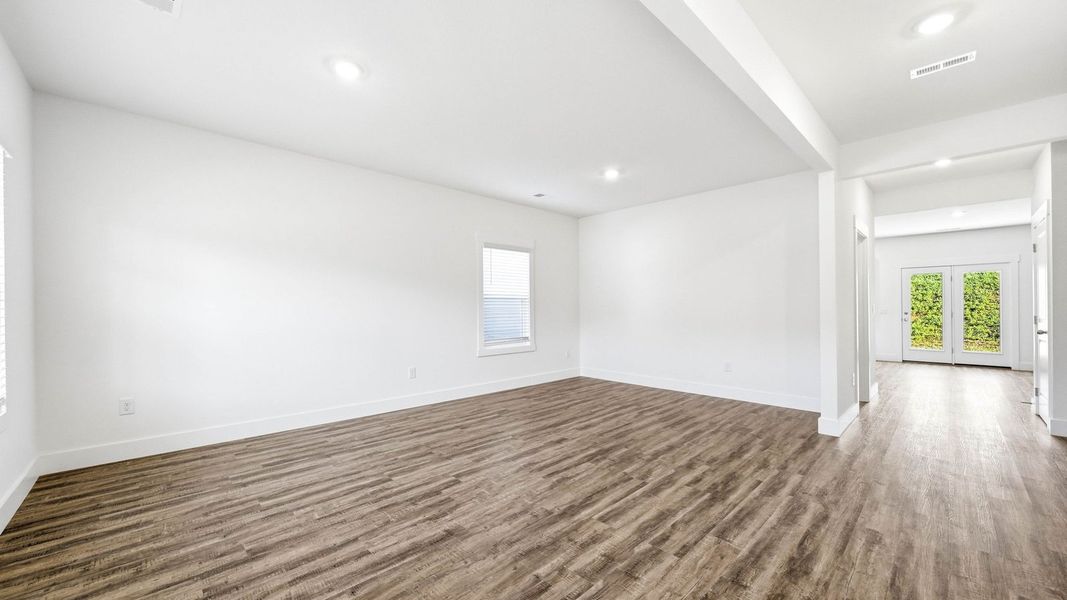 Spacious, unfurnished interior of a new home in Fieldcrest Acres, Blountville (Image 14).