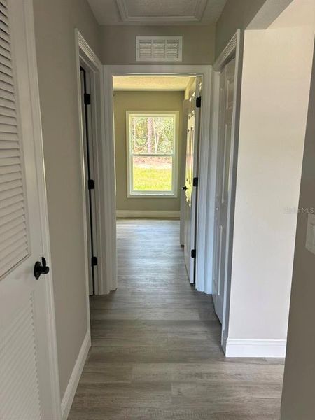 Spacious, unfurnished interior of a new home in , Dunnellon (Image 13).