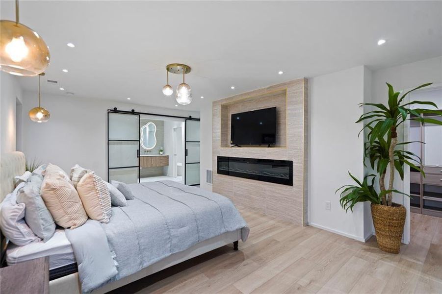 Furnished interior view inside a new home in , Atlanta (Image 36).