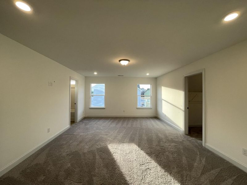 Spacious, unfurnished interior of a new home in Hillcrest Grove, Wendell (Image 20).