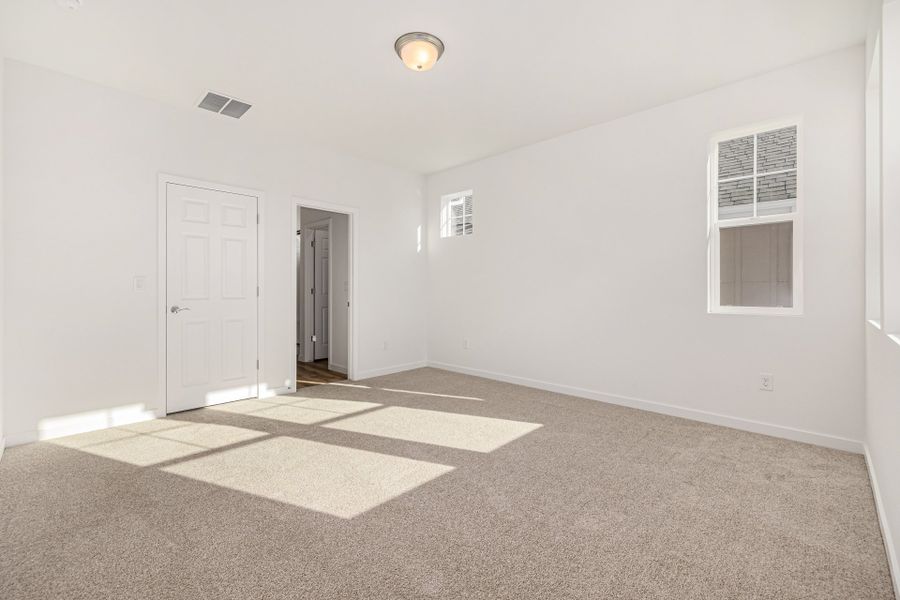 Spacious, unfurnished interior of a new home in Arras Park, Thornton (Image 29).