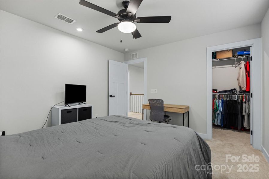 Image 44 of a home in .