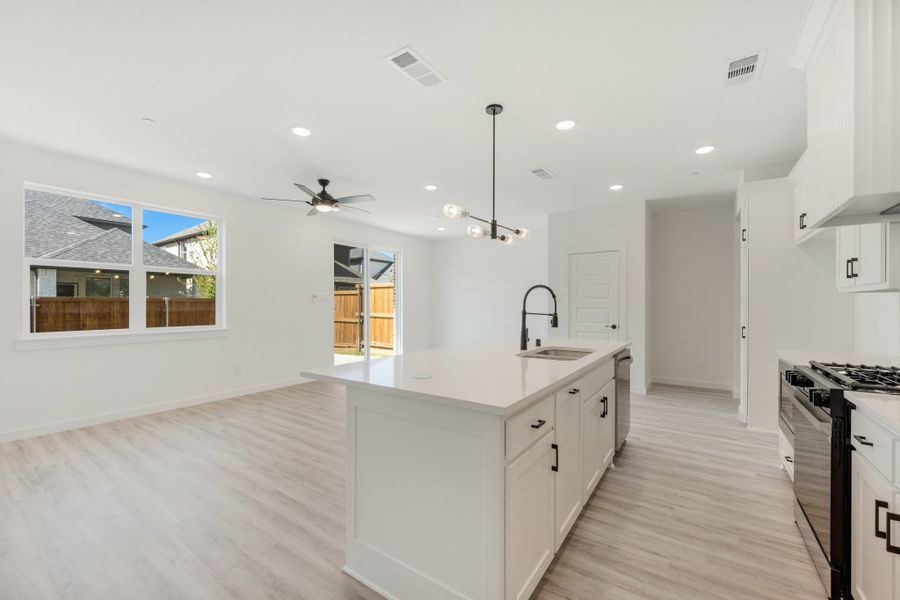 Furnished interior view inside a new home in Woodbridge Townhomes, Wylie (Image 7).