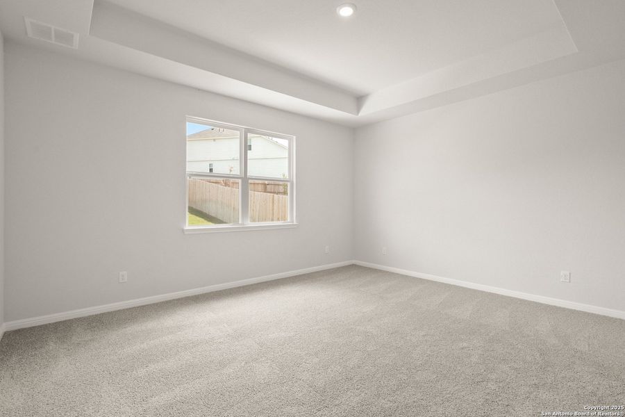 Spacious, unfurnished interior of a new home in Cinco Lakes, San Antonio (Image 9). Spacious, unfurnished interior of a new home in Cinco Lakes, San Antonio (Image 9).