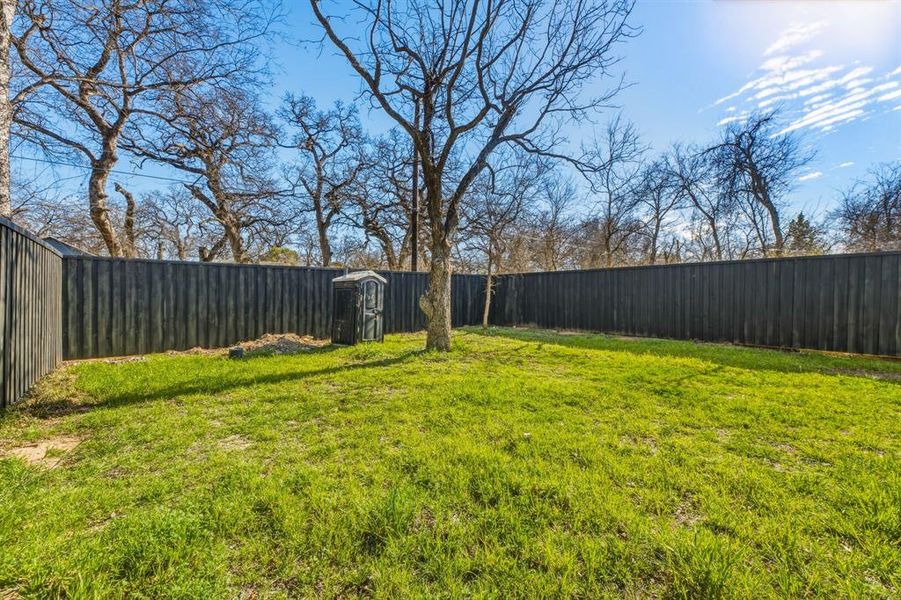 Exterior details and patio area of a home in , Dallas (Image 24).