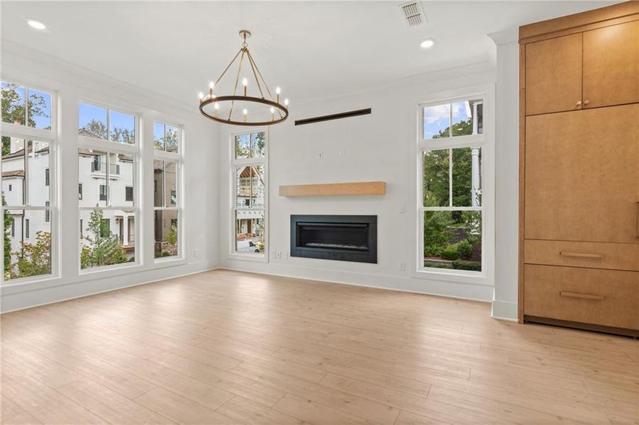 Spacious, unfurnished interior of a new home in Park Walke, Alpharetta (Image 14).