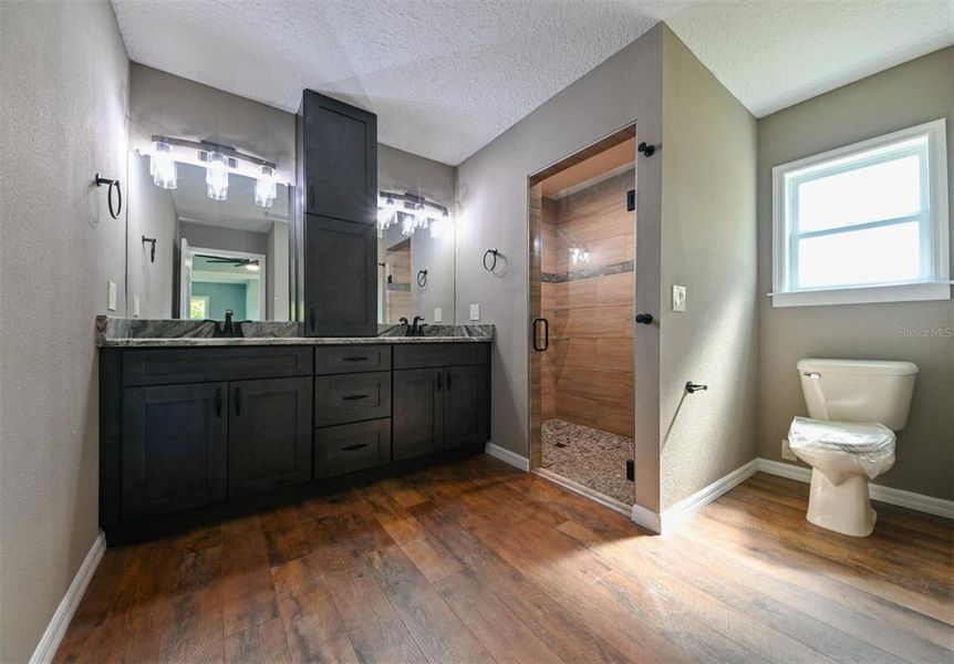 Furnished interior view inside a new home in , Lecanto (Image 10).