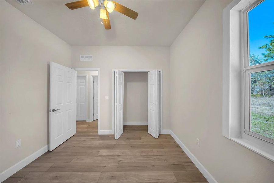 Spacious, unfurnished interior of a new home in , Ocala (Image 41).
