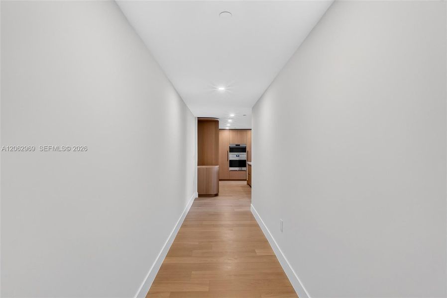 Spacious, unfurnished interior of a new home in , Bay Harbor Islands (Image 22).