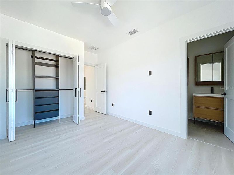 Spacious, unfurnished interior of a new home in , St. Petersburg (Image 52).