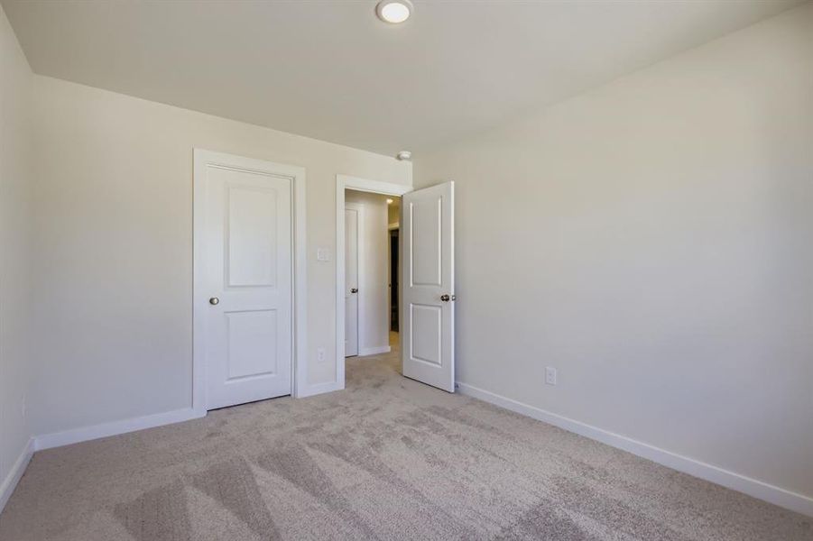 Spacious, unfurnished interior of a new home in Ambergrove, Royse City (Image 24).