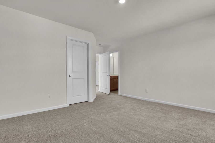 Spacious, unfurnished interior of a new home in Grand Park, Leland (Image 36).