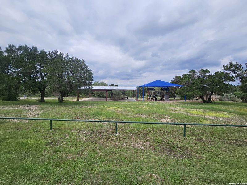 Community amenities in , Canyon Lake (Image 15).