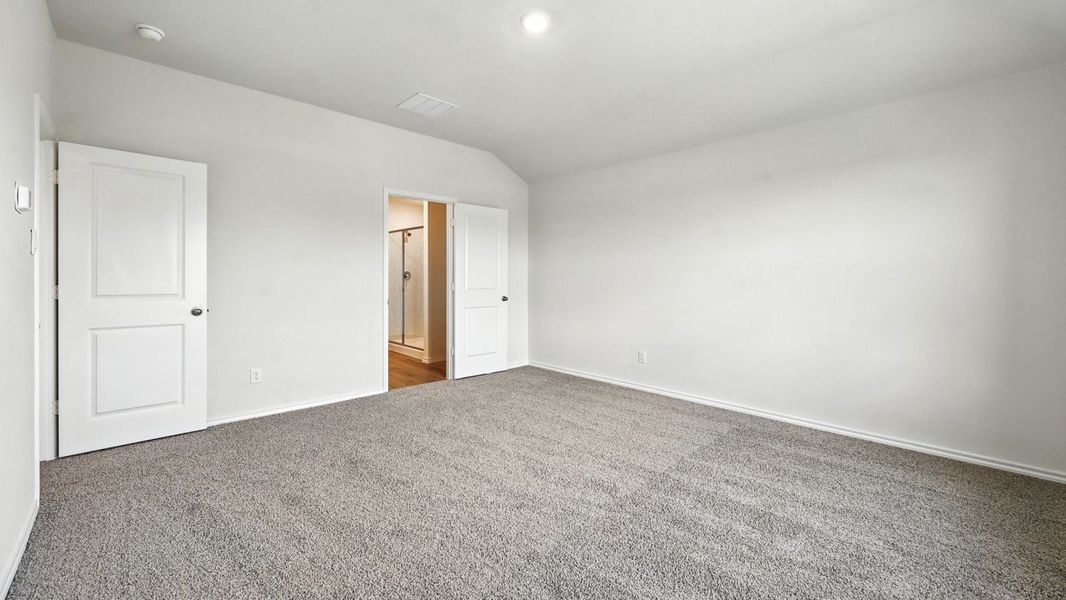 Spacious, unfurnished interior of a new home in Wildcat Ranch, Crandall (Image 26).