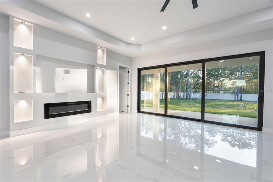 Spacious, unfurnished interior of a new home in , Weeki Wachee (Image 48).