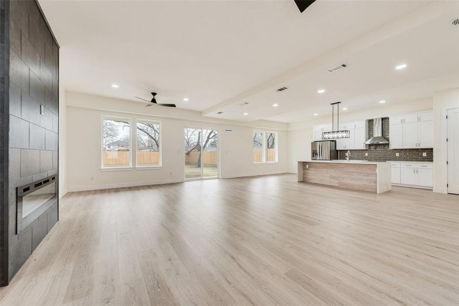 Spacious, unfurnished interior of a new home in , Dallas (Image 26).