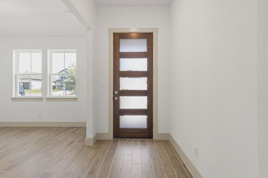Spacious, unfurnished interior of a new home in Enclave at Cele, Pflugerville (Image 16).