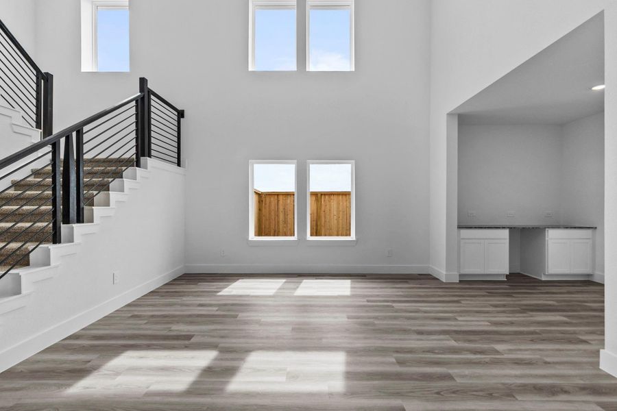 Spacious, unfurnished interior of a new home in Riverside Estates, Mont Belvieu (Image 36).
