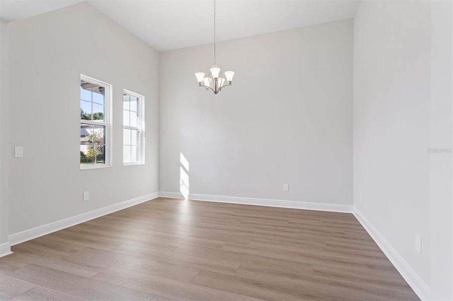 Spacious, unfurnished interior of a new home in Crestwood Estates, Valrico (Image 24).