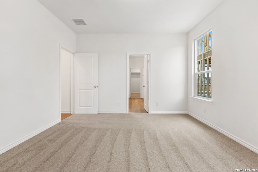 Spacious, unfurnished interior of a new home in The Granary - Heritage Collection, San Antonio (Image 13).